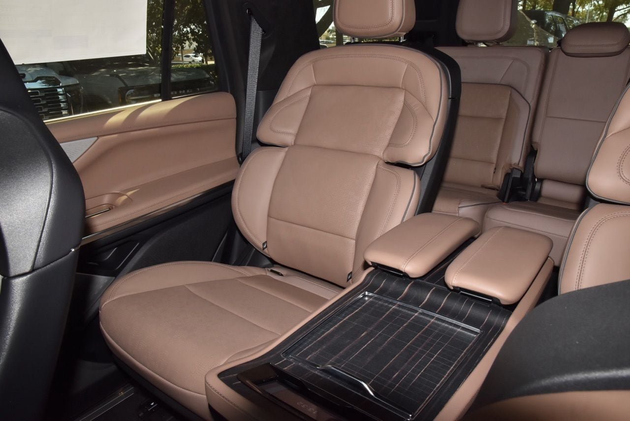 New 2027 Lincoln Navigator Black Label AWD/4WD image 21