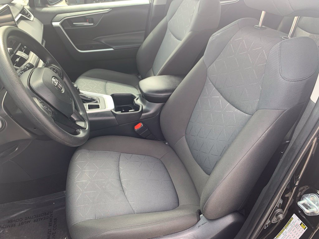 Used 2025 Toyota RAV4 XLE AWD/4WD image 13