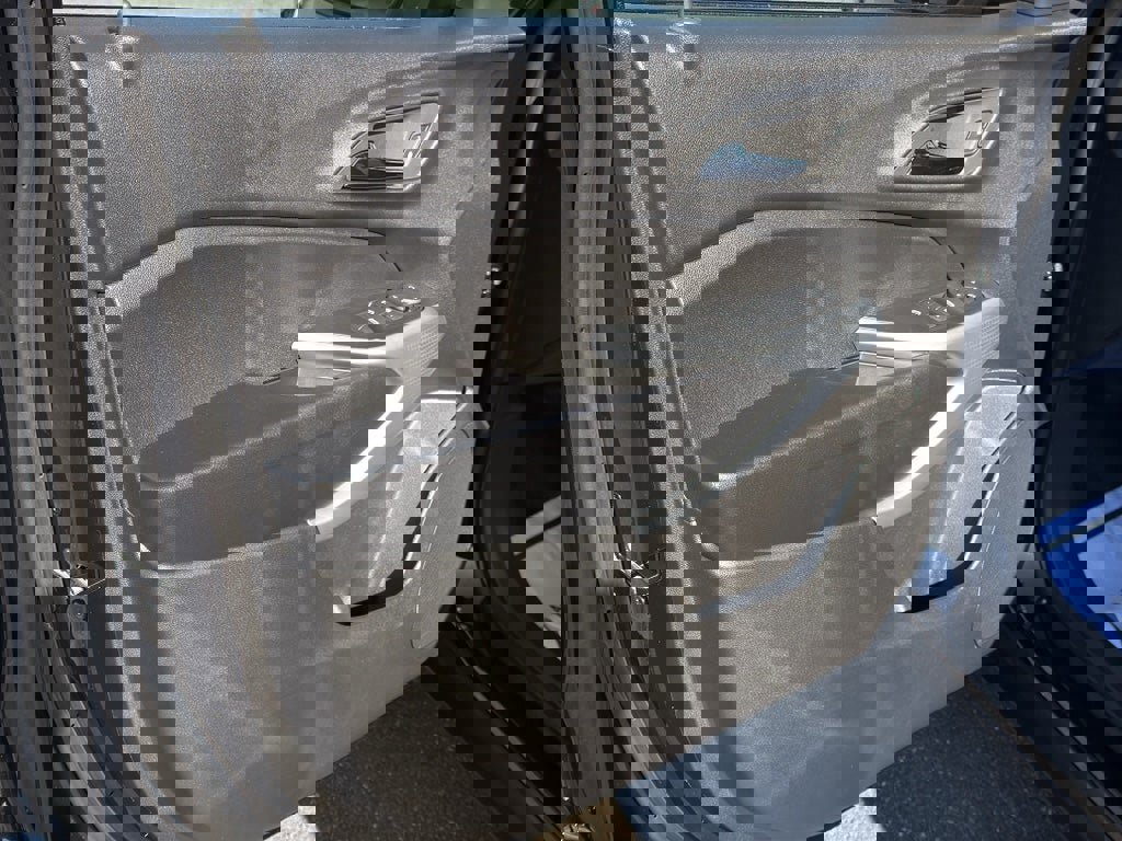 New 2026 Chevrolet Trax RS w/ Sunroof Package image 9