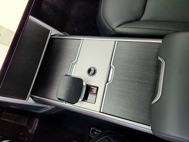 New 2025 Land Rover Range Rover Long Wheelbase SE image 26