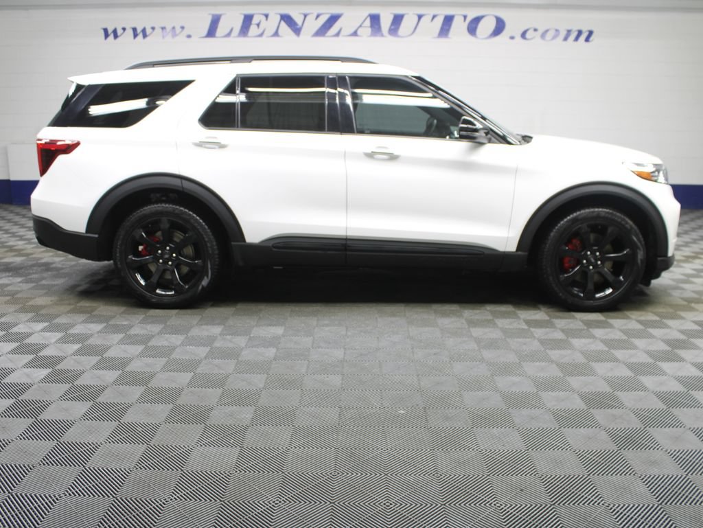 Used 2024 Ford Explorer ST w/ Technology Package AWD/4WD image 2