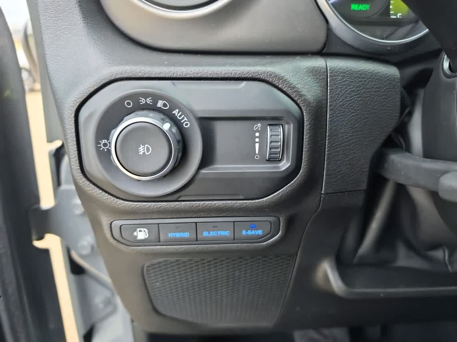 Used 2023 Jeep Wrangler Unlimited AWD/4WD image 43