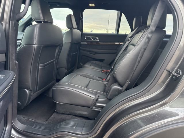 Used 2019 Ford Explorer Platinum image 14