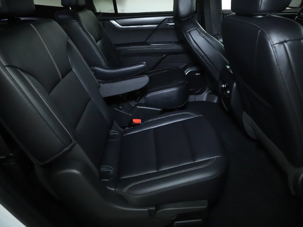 Used 2024 GMC Acadia Elevation FWD image 31