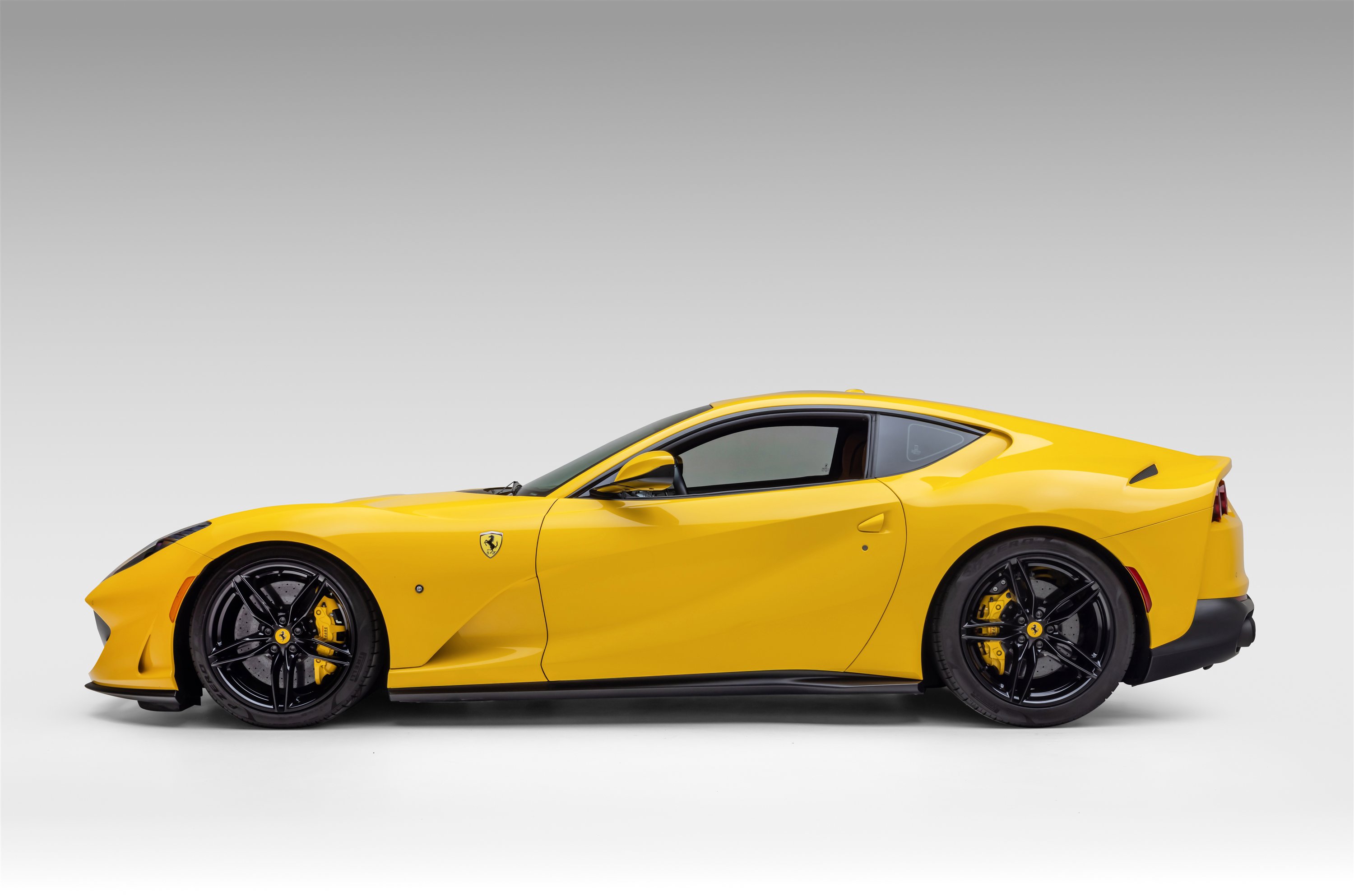 Used 2019 Ferrari 812 Superfast image 6