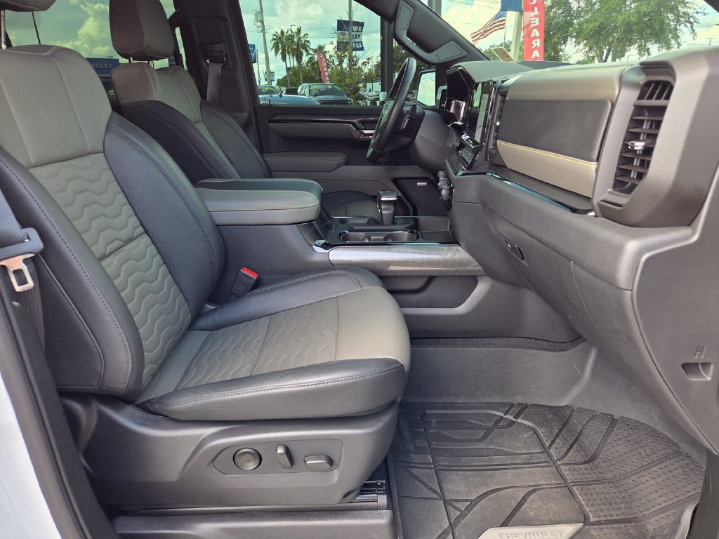 Used 2026 Chevrolet Silverado 1500 ZR2 AWD/4WD image 17