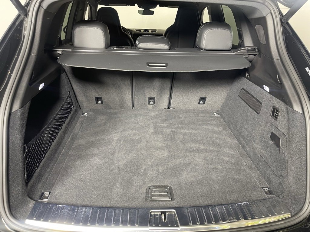 Certified 2025 Porsche Cayenne S image 17