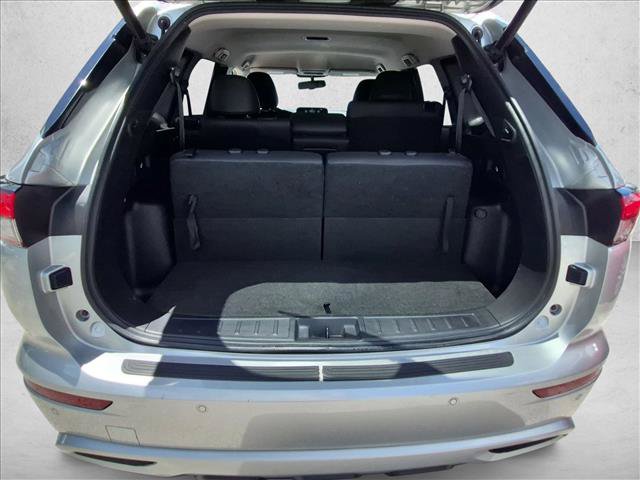Used 2023 Mitsubishi Outlander SEL FWD image 6