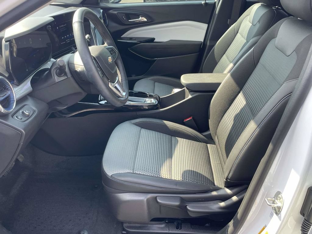 Used 2026 Chevrolet Trax LT w/ Driver Confidence Package FWD image 13