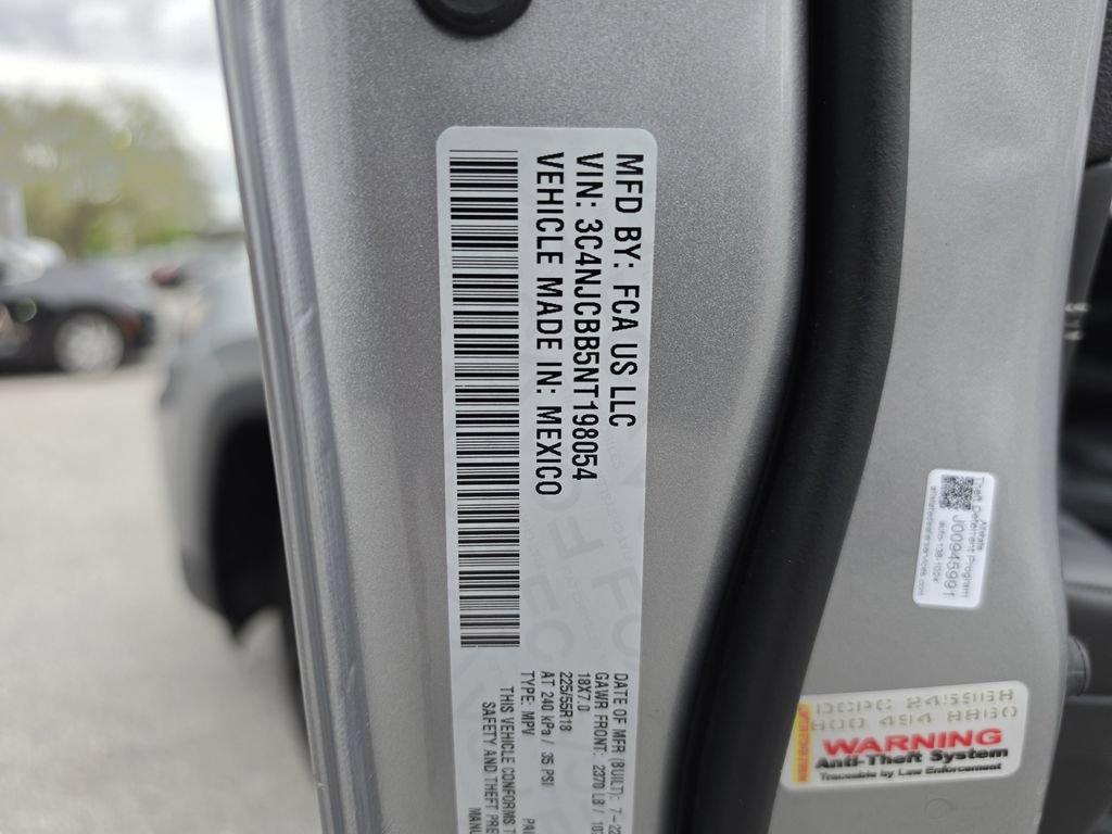 Used 2022 Jeep Compass Latitude FWD image 32
