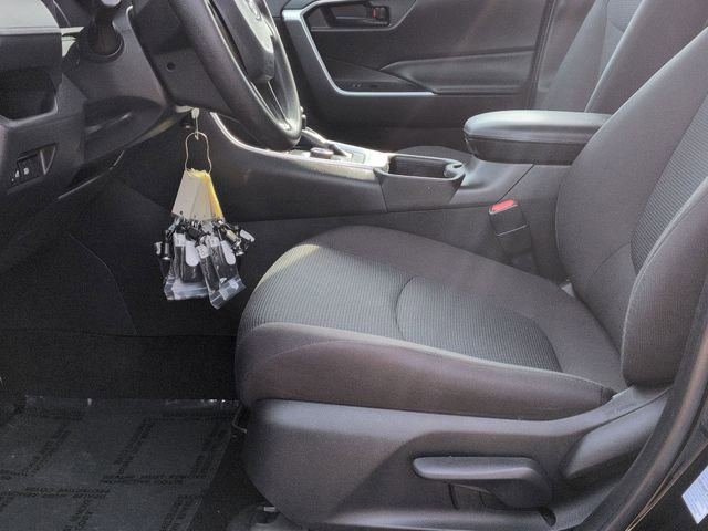 Certified 2022 Toyota RAV4 LE AWD/4WD image 13
