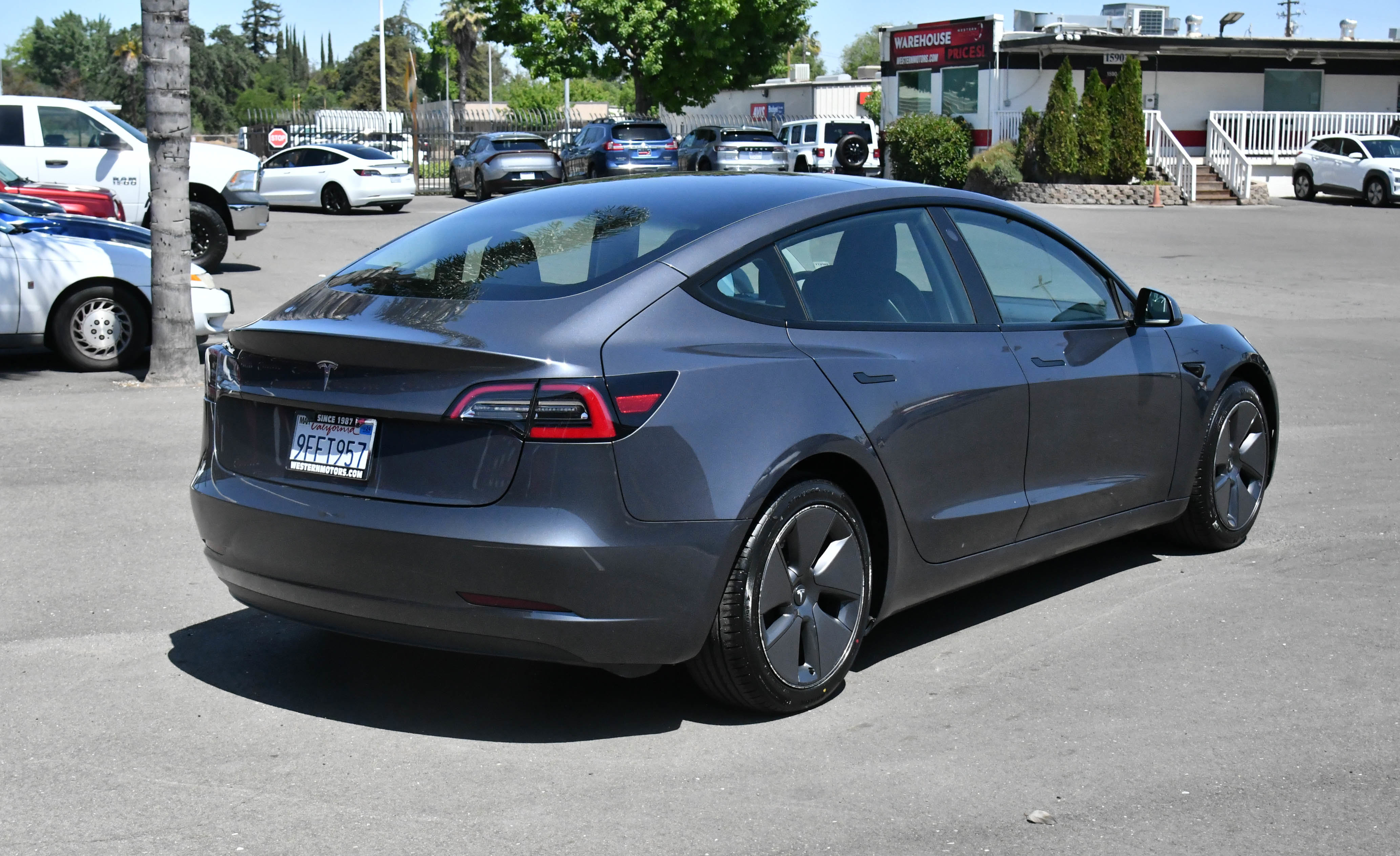 Used 2023 Tesla Model 3 Standard Range RWD image 8