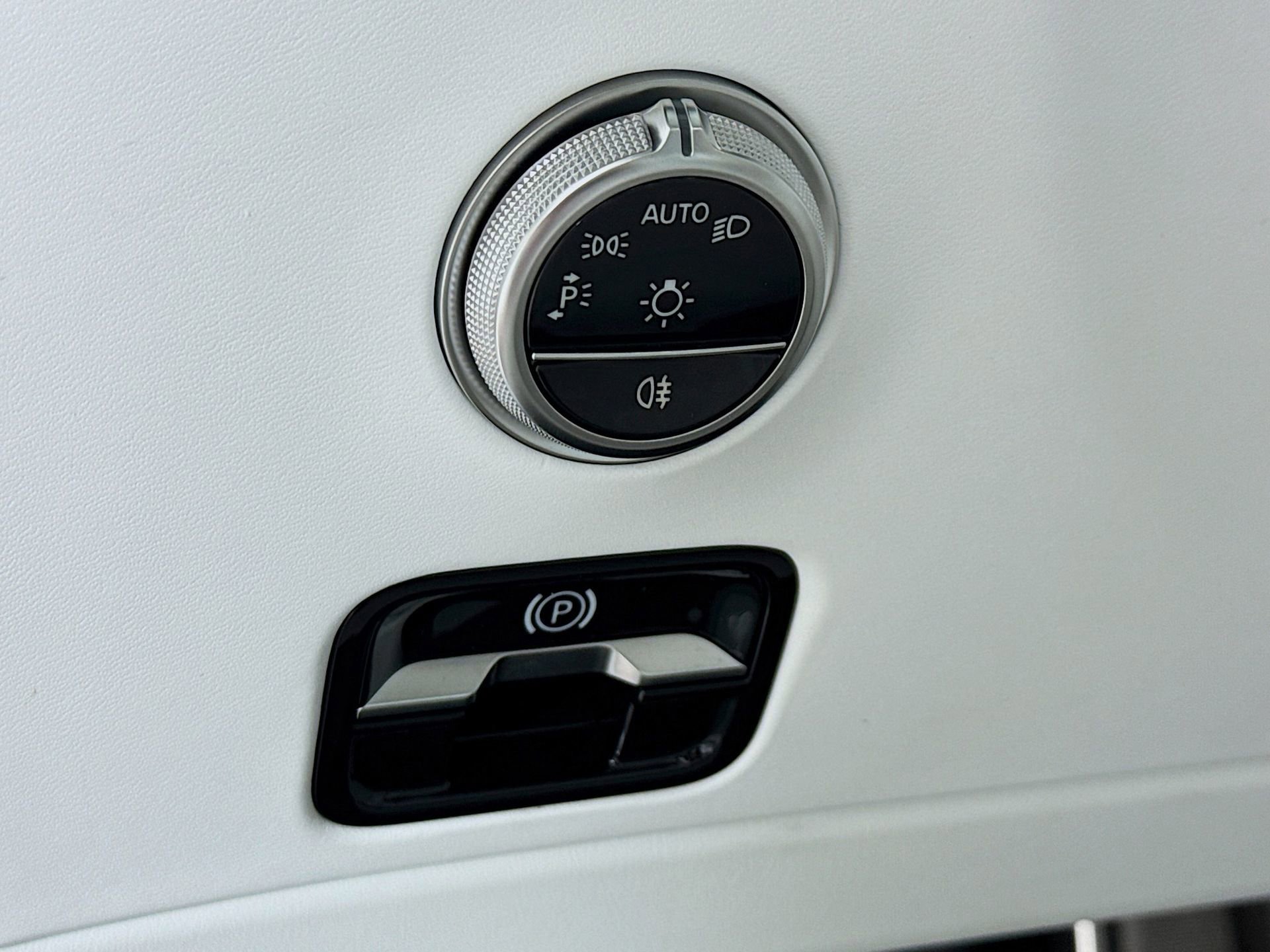 Used 2026 Mercedes-Benz Maybach SL 680 image 11