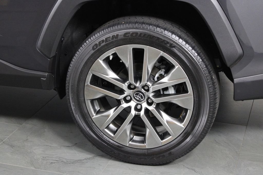 Used 2019 Toyota RAV4 XLE Premium w/ Cold Weather Package FWD image 14