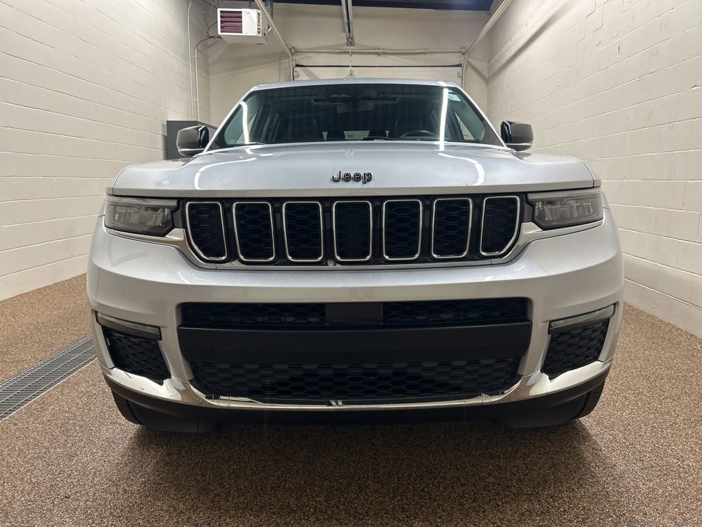Used 2021 Jeep Grand Cherokee L Limited AWD/4WD image 6