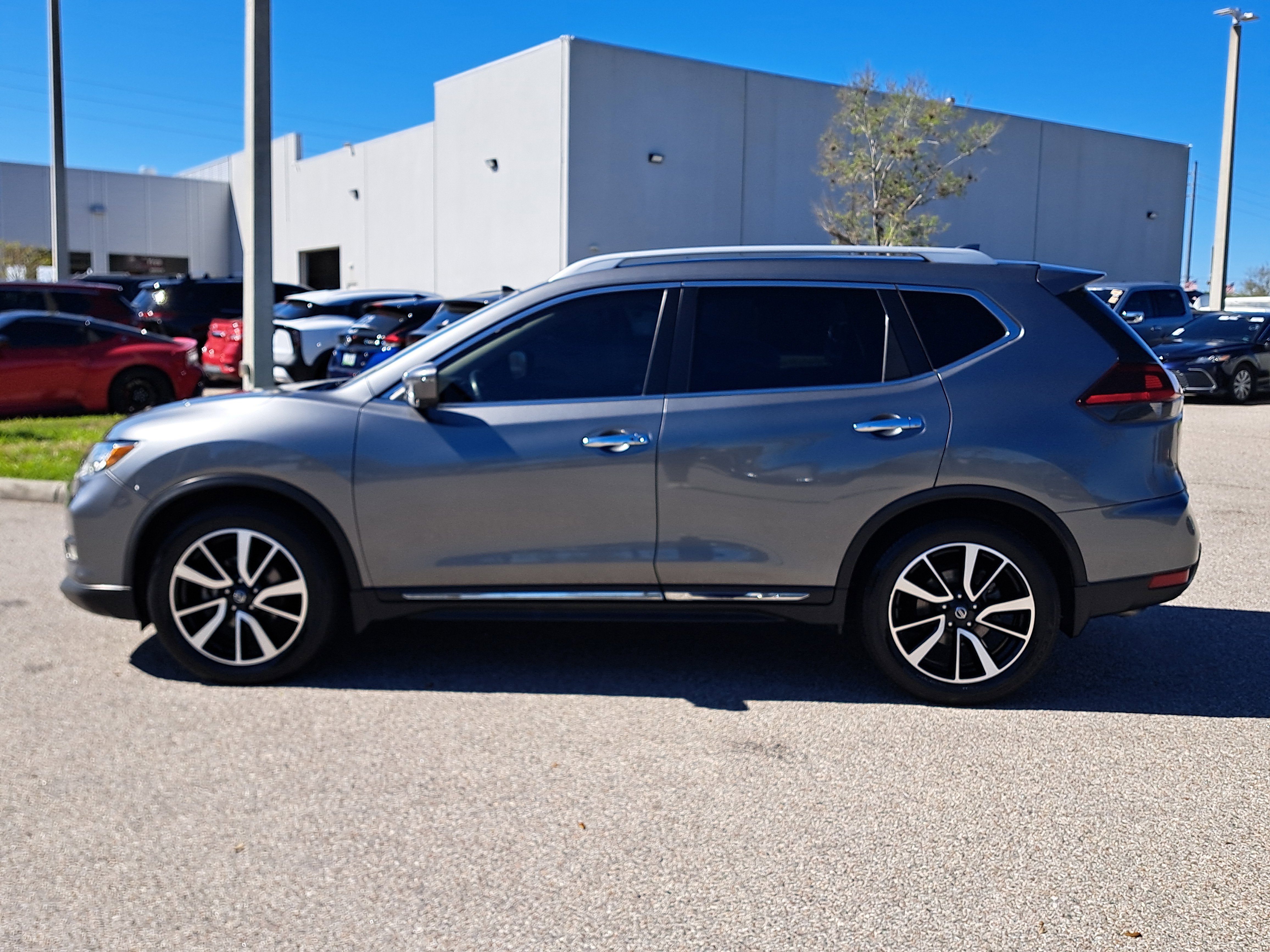 Certified 2020 Nissan Rogue SL w/ Premium Package image 9
