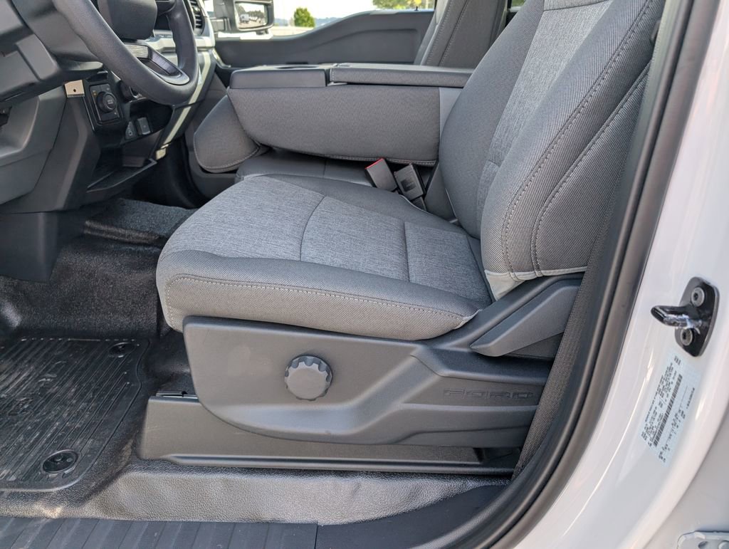 New 2026 Ford F450 XL w/ XL Chrome Package image 8