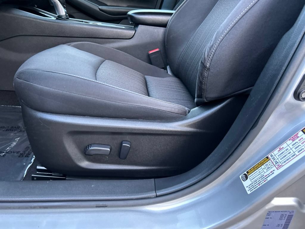Used 2024 Nissan Altima 2.5 SV FWD image 14