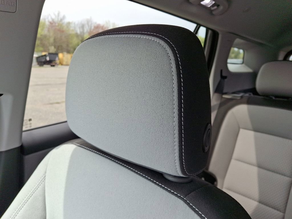 Used 2023 GMC Terrain SLE w/ Driver Convenience Package image 18