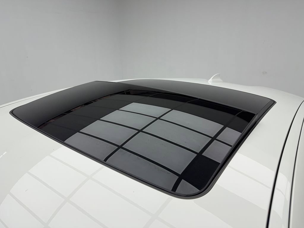 Used 2021 BMW X6 xDrive40i w/ M Sport Package image 11