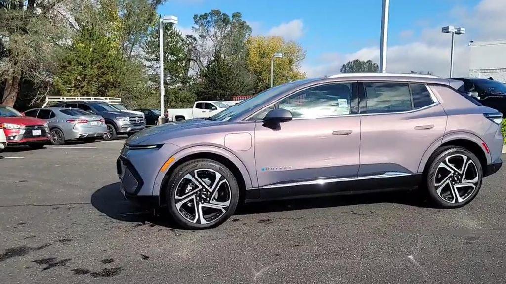 New 2026 Chevrolet Equinox EV LT image 5