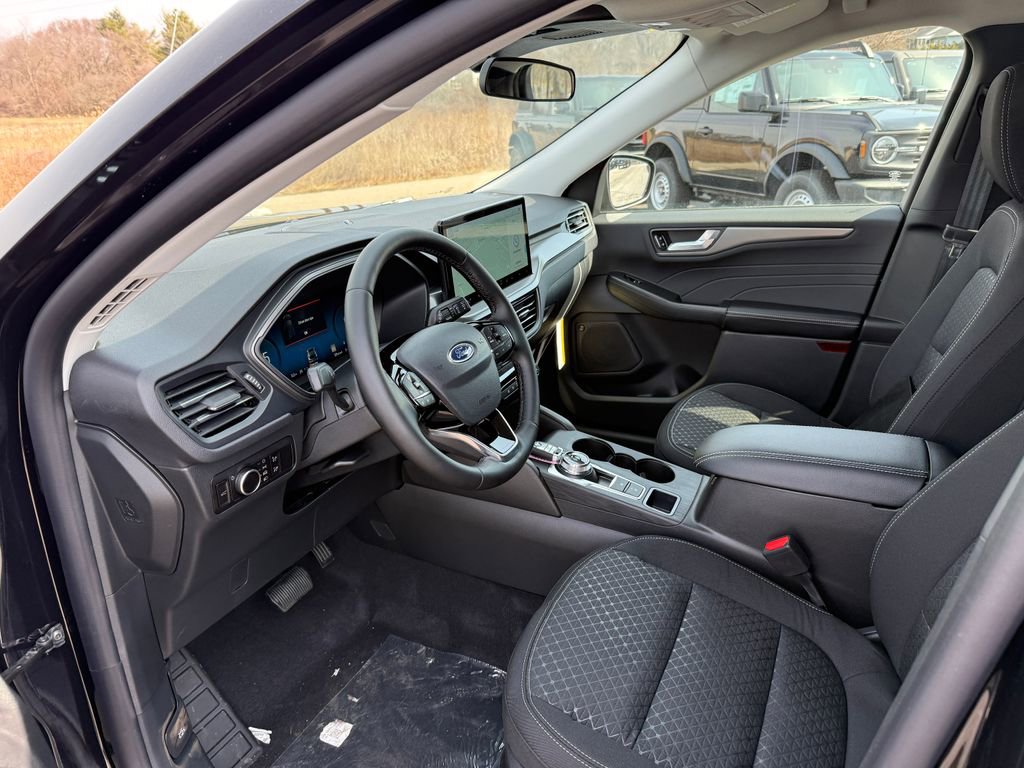 New 2026 Ford Escape Active w/ Active Premium Tech Pack AWD/4WD image 3