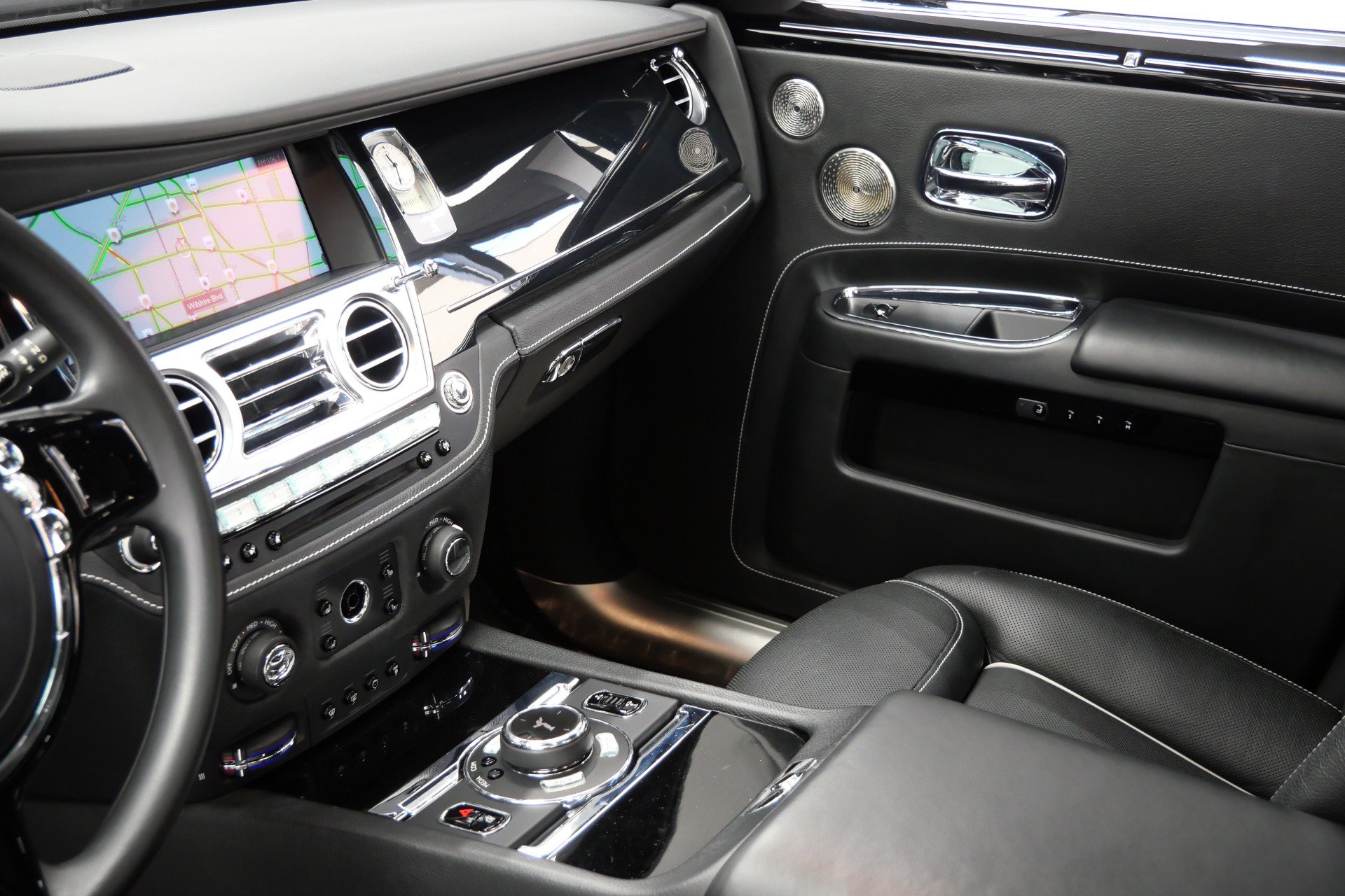 Used 2019 Rolls-Royce Ghost Extended Wheelbase RWD image 17