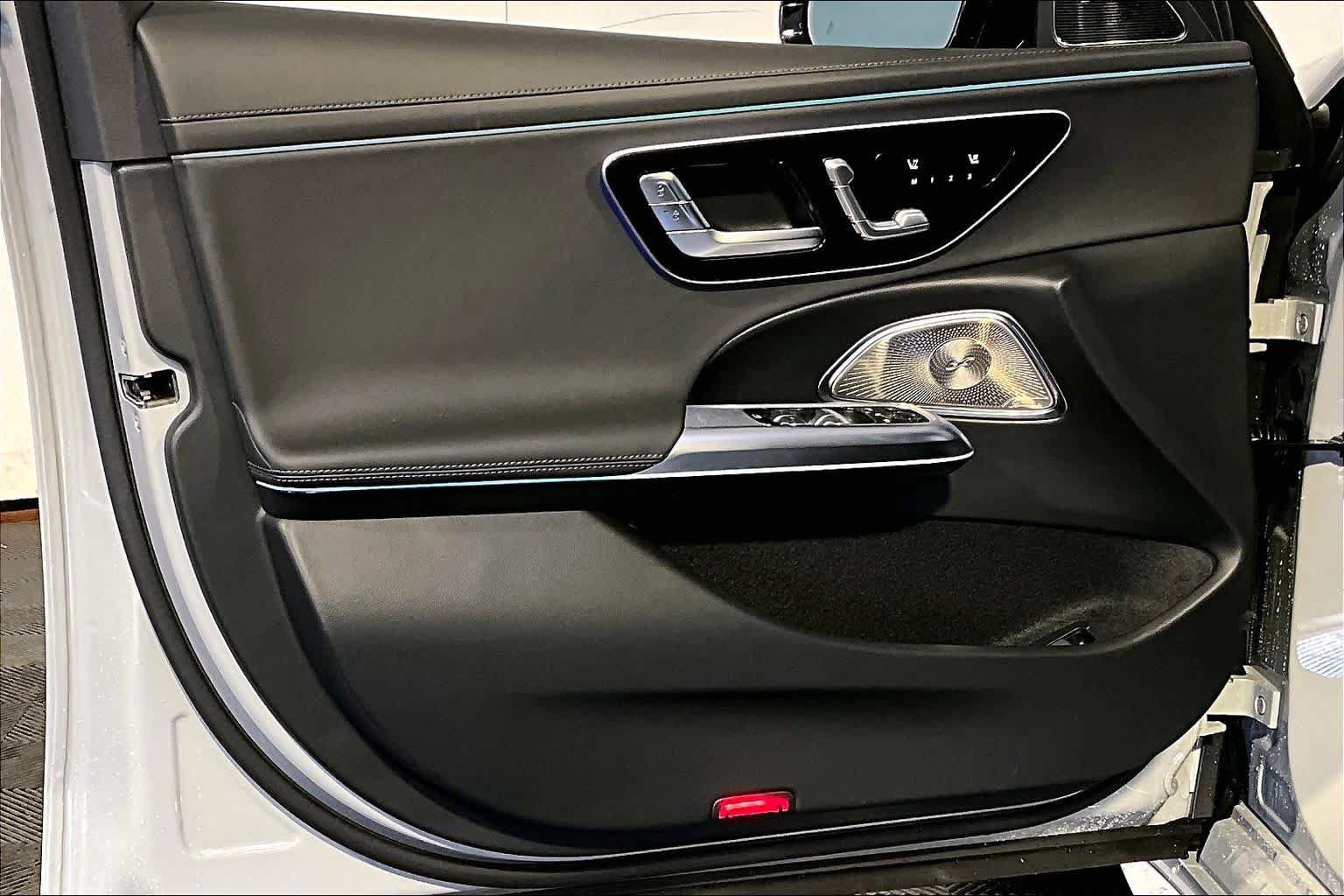 New 2026 Mercedes-Benz E 53 AMG e 4MATIC Sedan image 11