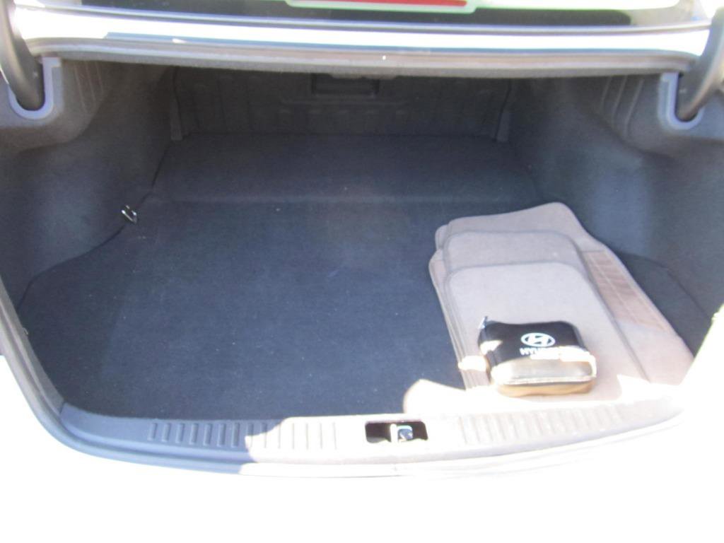 Used 2014 Hyundai Genesis 3.8 w/ Technology Package 03 image 33