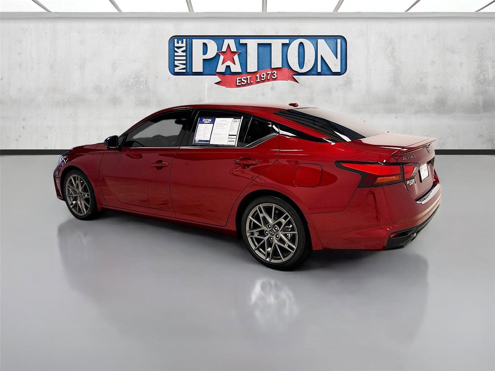 Used 2023 Nissan Altima 2.0 SR FWD image 5