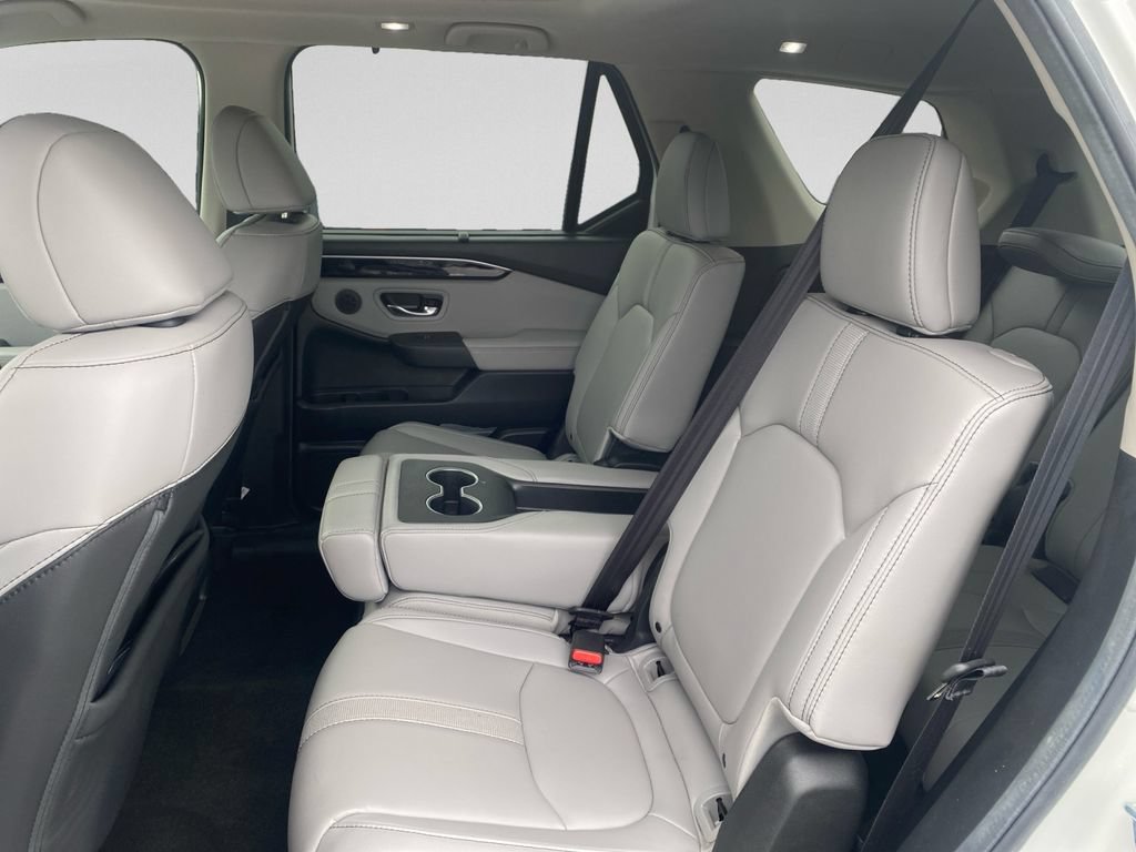 Used 2025 Honda Pilot Touring image 27