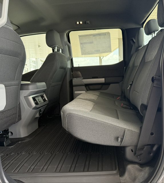New 2026 Ford F250 XLT w/ XLT Premium Package AWD/4WD image 7