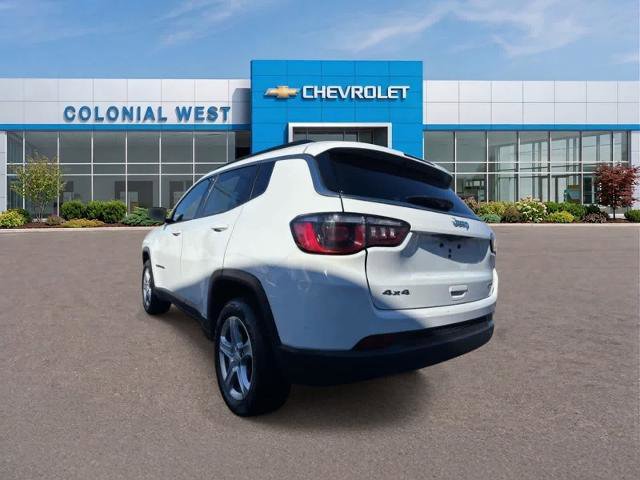 Used 2024 Jeep Compass Latitude AWD/4WD image 7