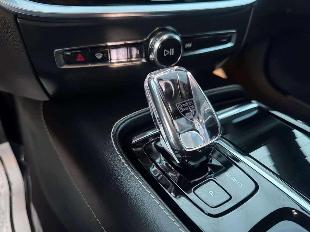 Used 2024 Volvo S60 T8 Ultimate image 29