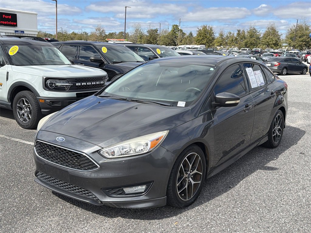 Used 2016 Ford Focus SE w/ SE Sport Package image 7