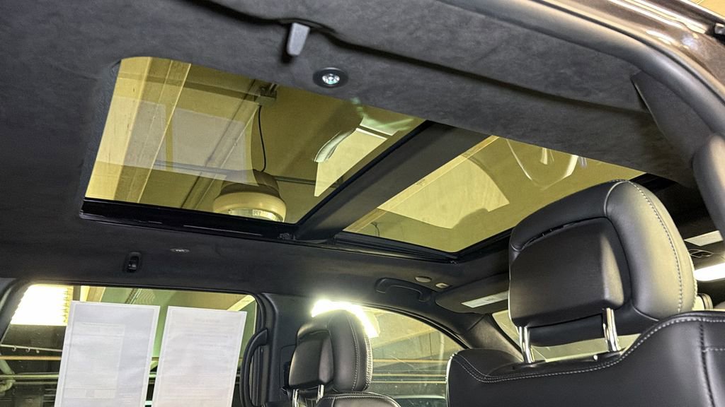 Used 2021 Jeep Grand Cherokee SRT image 13