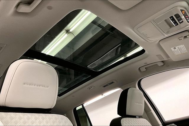 Used 2025 GMC Acadia Denali w/ Super Cruise Package image 18