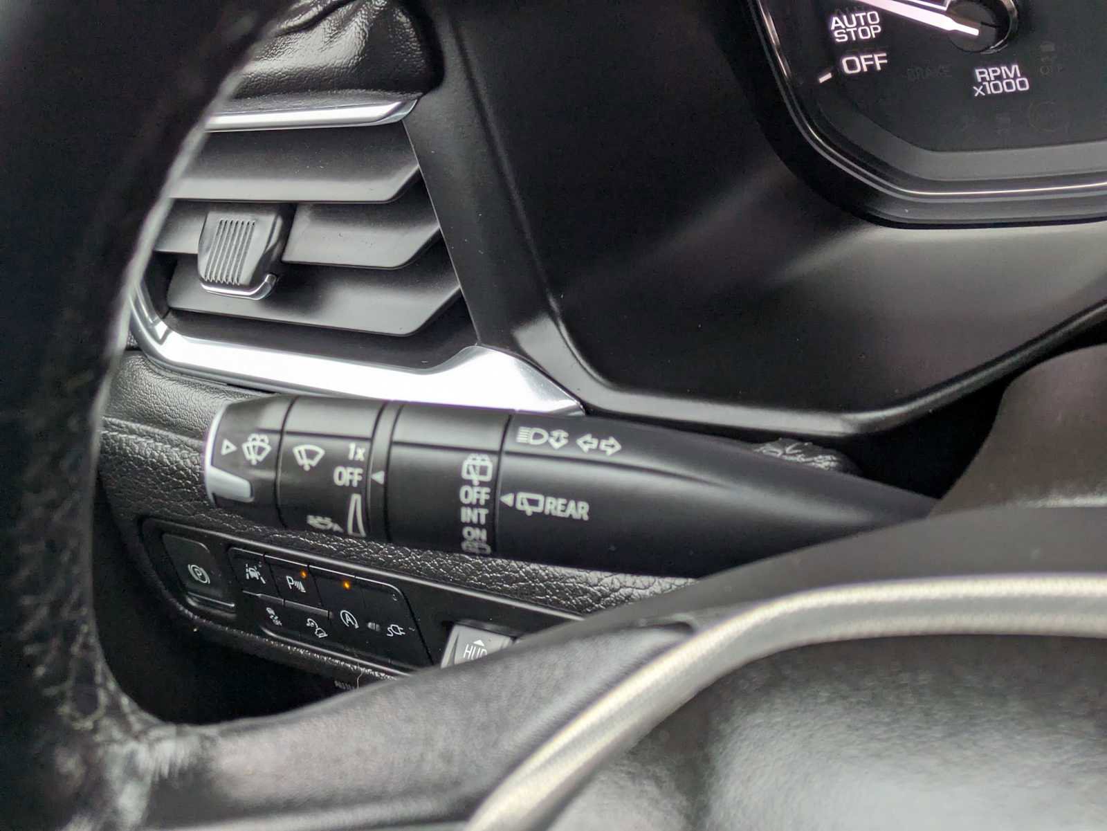 Used 2021 GMC Yukon XL Denali w/ Denali Premium Package image 30