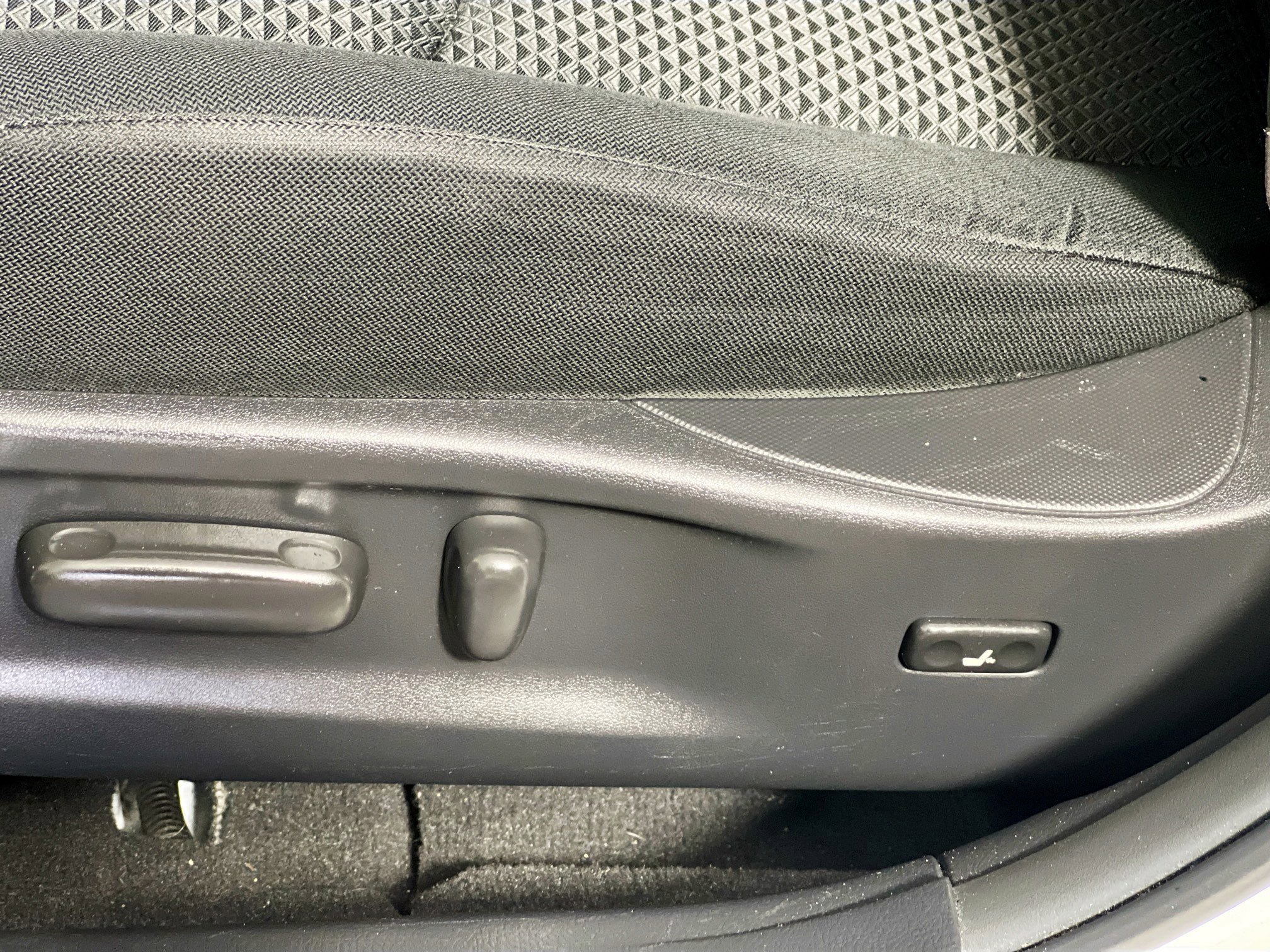 Used 2010 Toyota Camry SE image 15