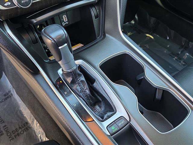 Used 2018 Honda Accord Touring image 12