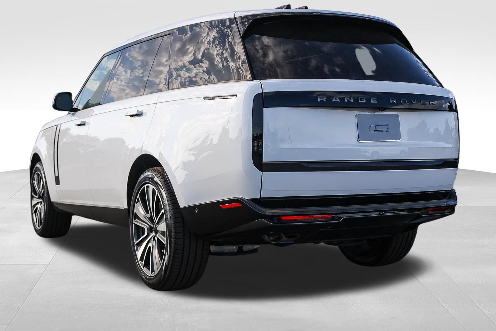 New 2026 Land Rover Range Rover Long Wheelbase SE AWD/4WD image 7