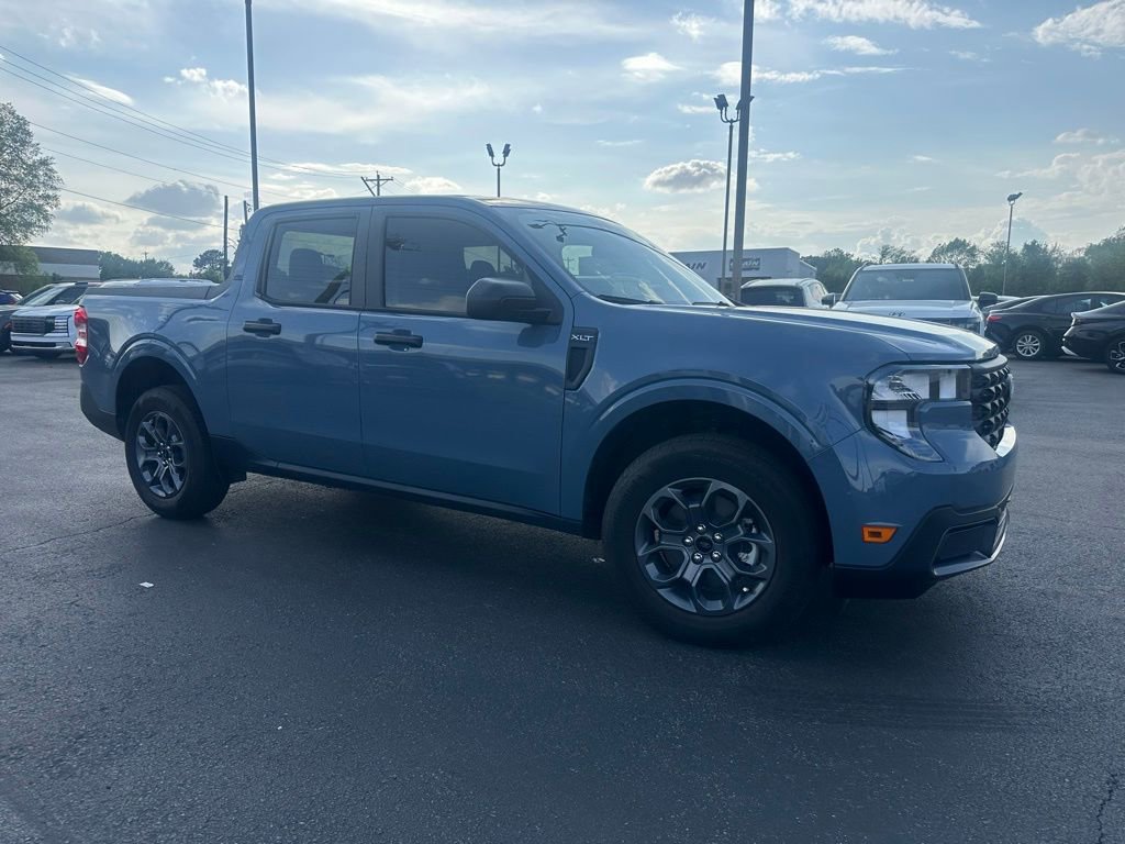 Used 2025 Ford Maverick XLT w/ Equipment Group 302A image 2