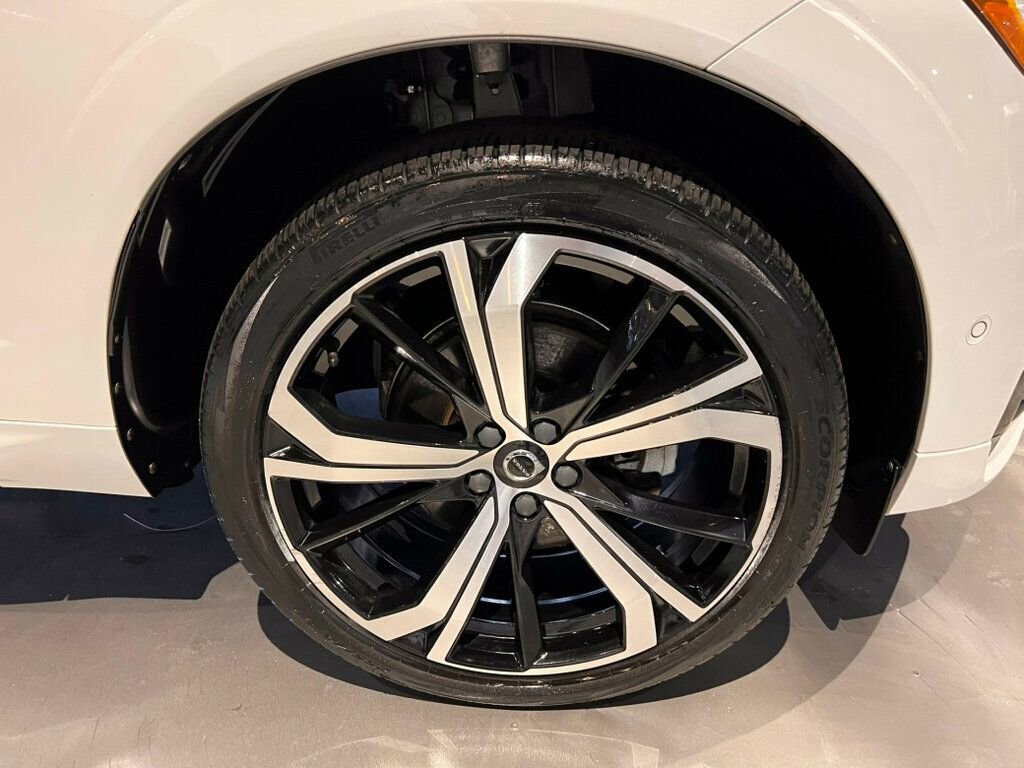 Used 2023 Volvo XC60 B5 Ultimate AWD/4WD image 13