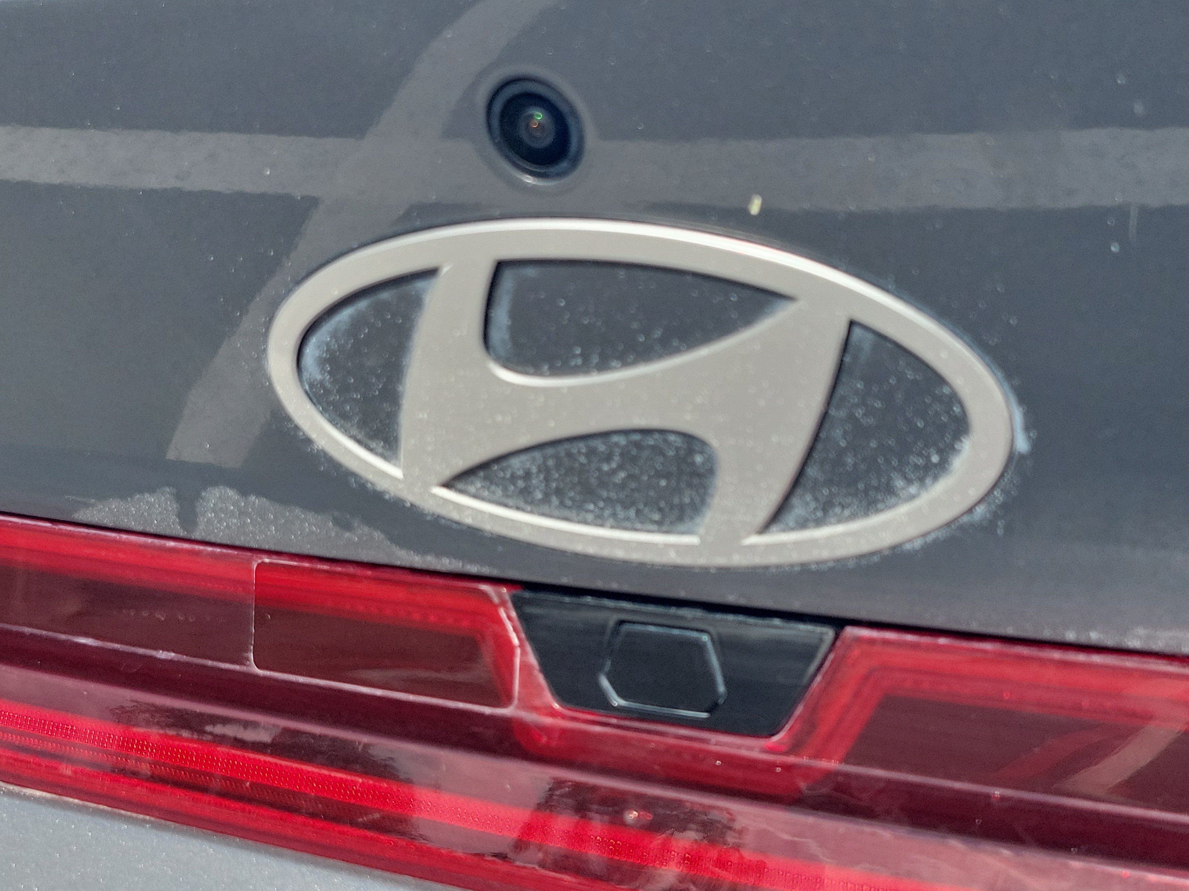 Used 2026 Hyundai Elantra Hybrid FWD image 8