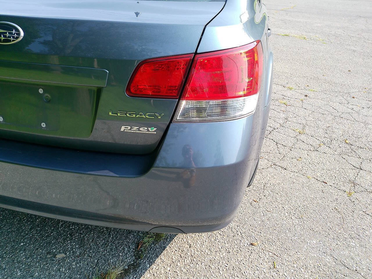 Used 2014 Subaru Legacy 2.5i Premium AWD/4WD image 24