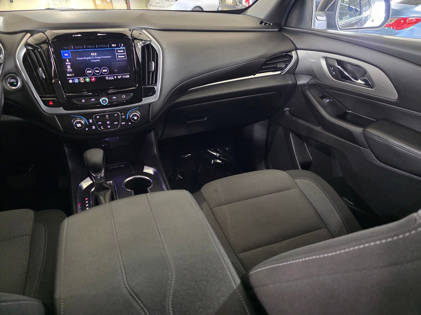 Used 2022 Chevrolet Traverse LT image 18