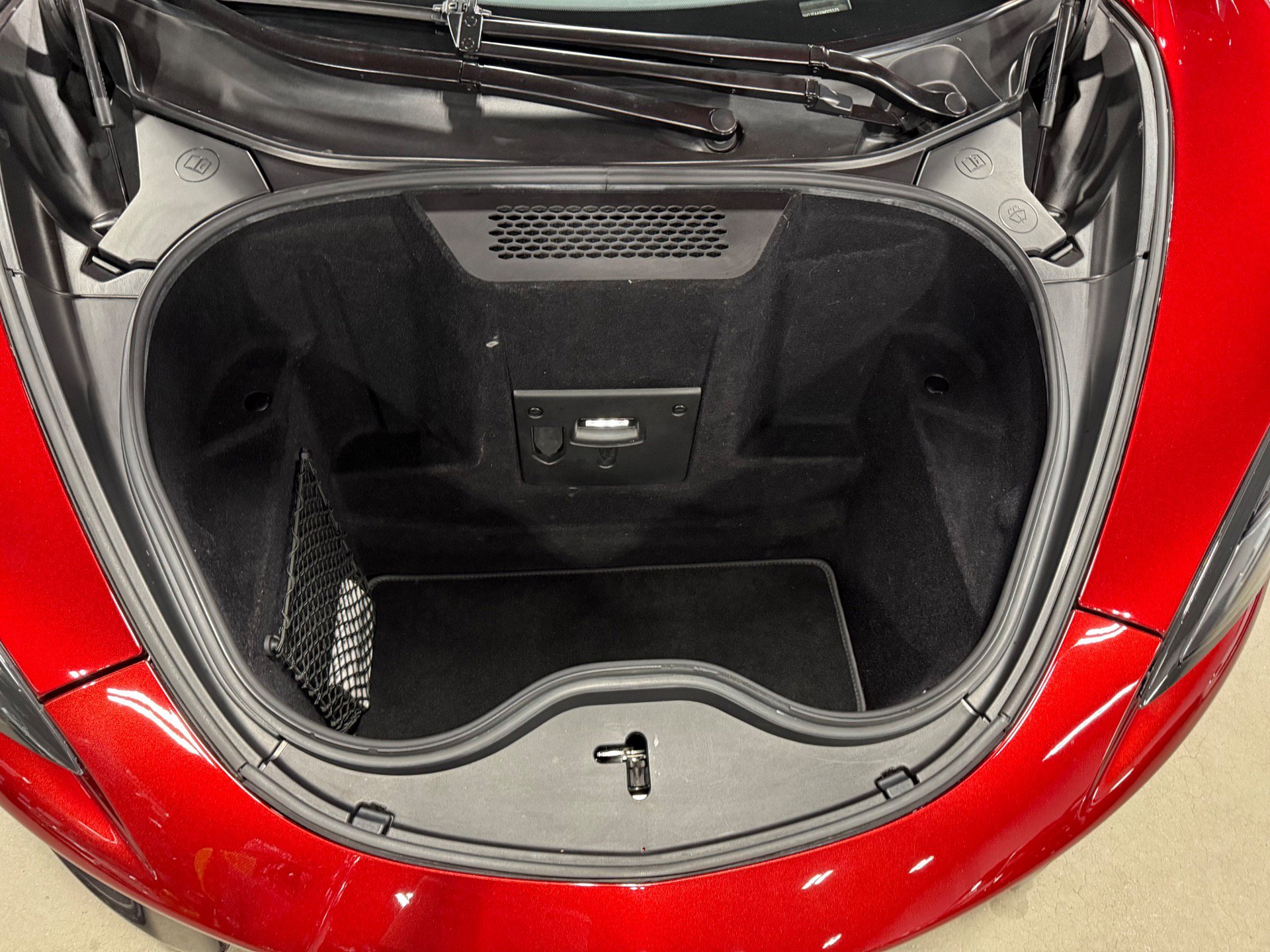 Used 2018 McLaren 570S Spider image 56