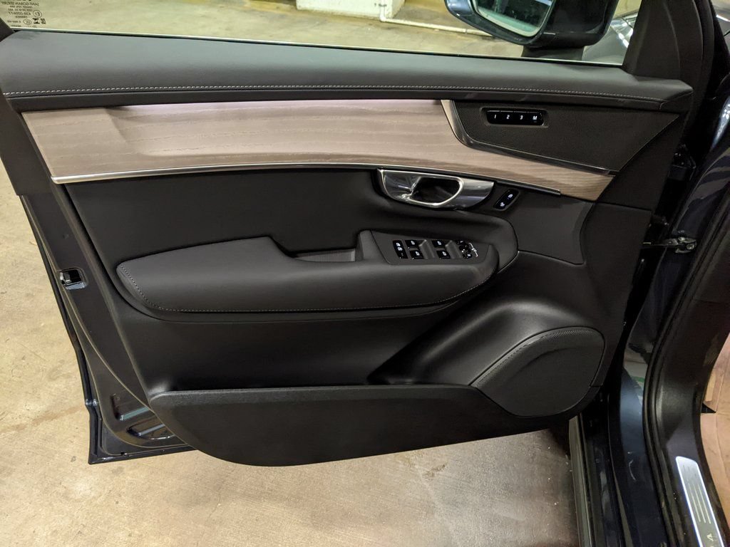 New 2026 Volvo XC90 B6 Core AWD/4WD image 9