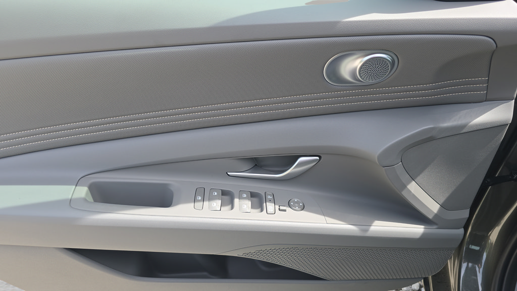 New 2026 Hyundai Elantra Sport FWD image 16