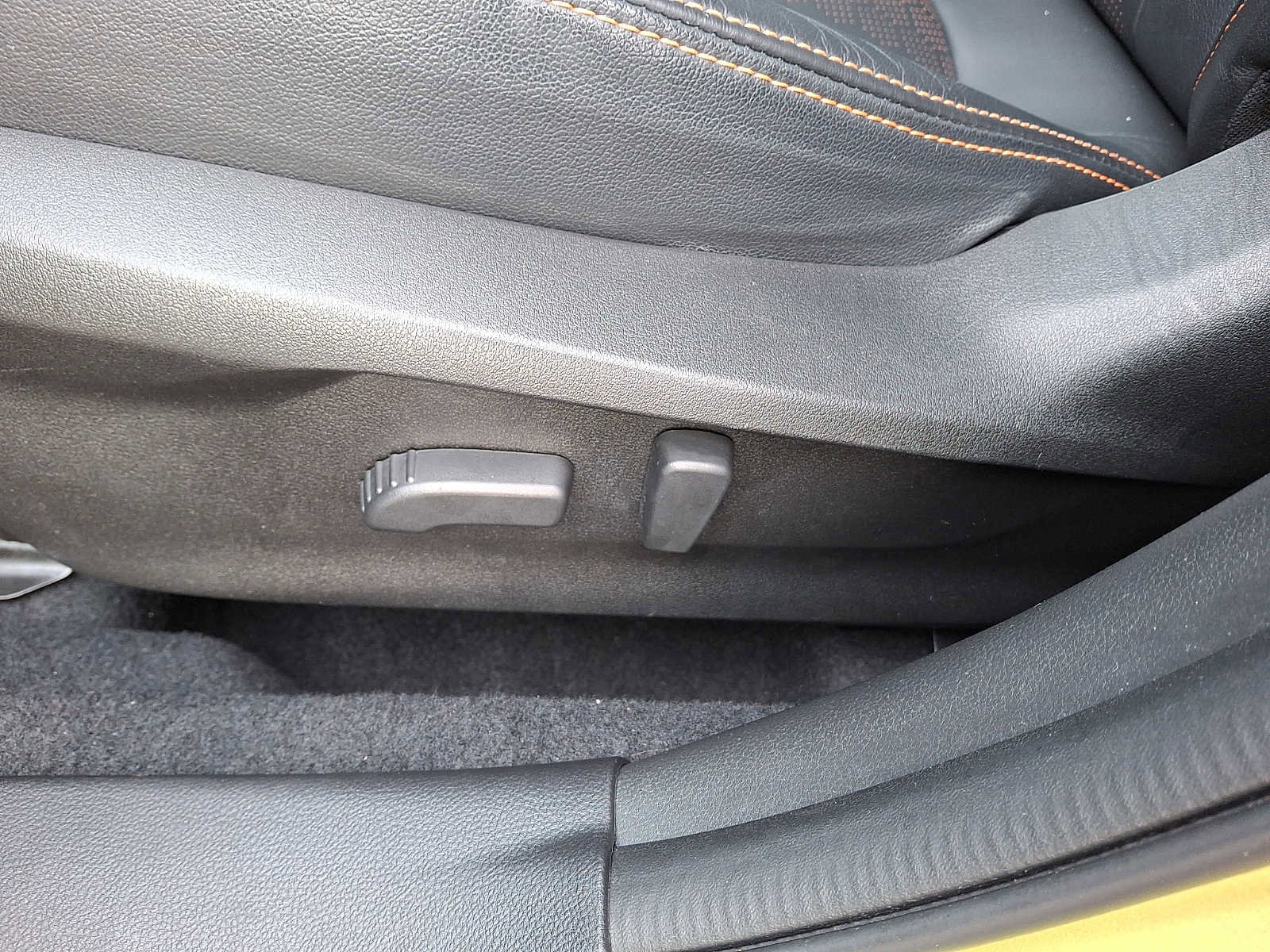 Used 2022 Subaru Crosstrek 2.5i Limited w/ Moonroof Package 1 image 11